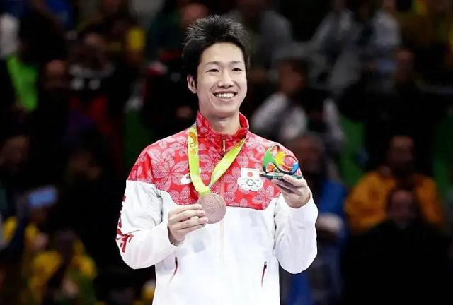 英国乒乓球队鏖战奥地利乒乓球队,水谷隼高光表现 英国乒乓球队鏖战奥地利乒乓球队,水谷隼高光表现