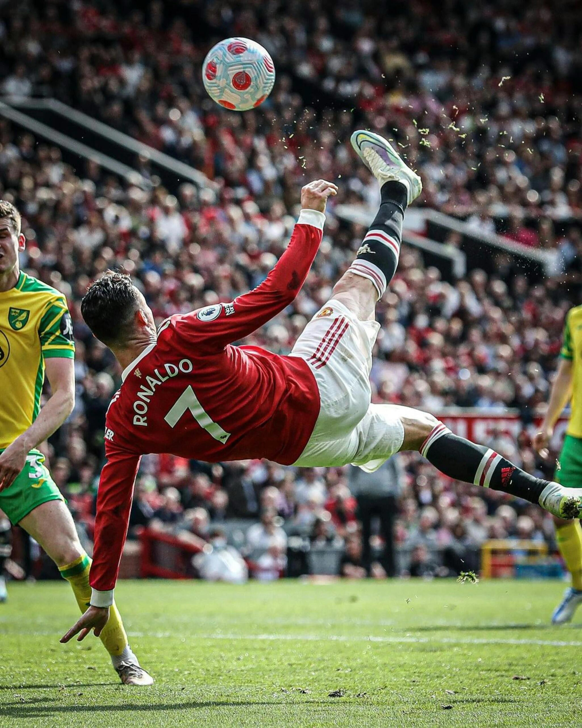 关于足球球员突破自我,表现堪称完美的信息 关于足球球员突破自我,表现堪称完美的信息