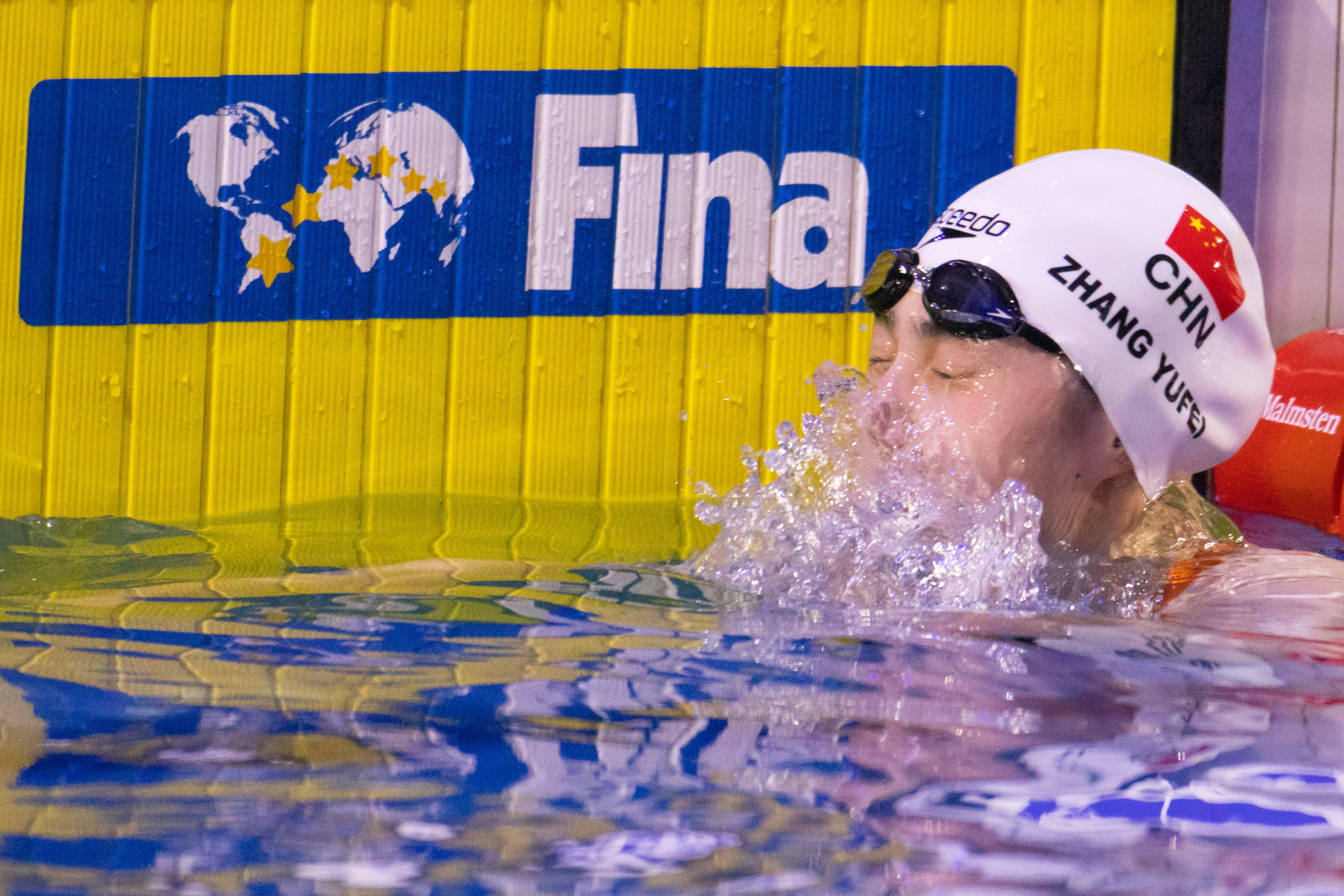 包含游泳球员突破自我,表现堪称完美的词条 包含游泳球员突破自我,表现堪称完美的词条