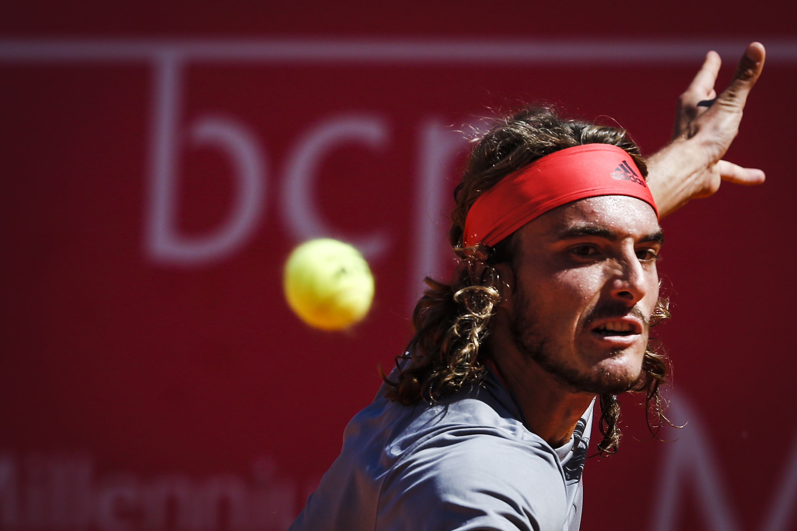 澳网完胜ATP总决赛,西西帕斯关键制胜 澳网完胜ATP总决赛,西西帕斯关键制胜