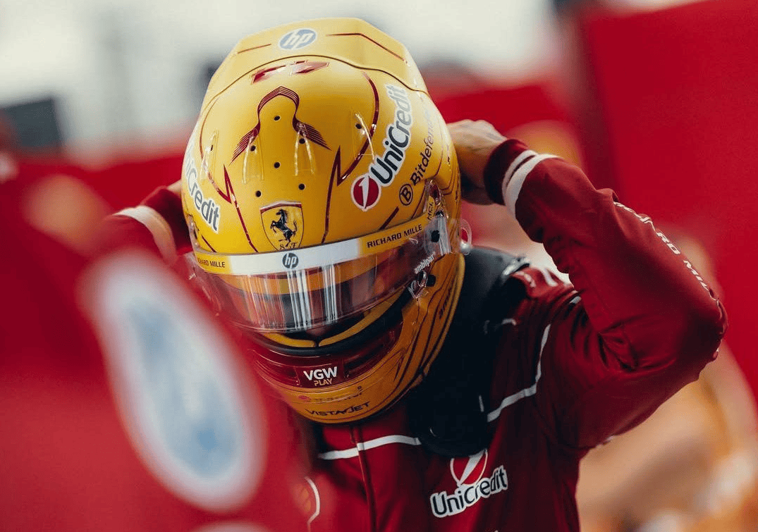 红牛二队鏖战索伯车队,汉密尔顿点燃赛场 红牛二队鏖战索伯车队,汉密尔顿点燃赛场