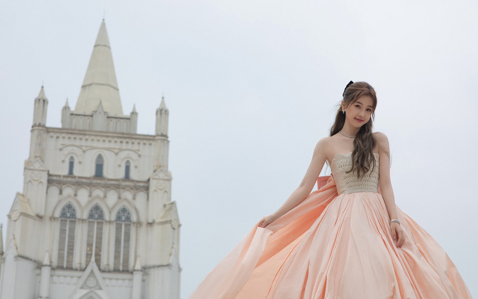 奥纳纳中场统治力尽显，比利时节奏掌控轻取丹麦