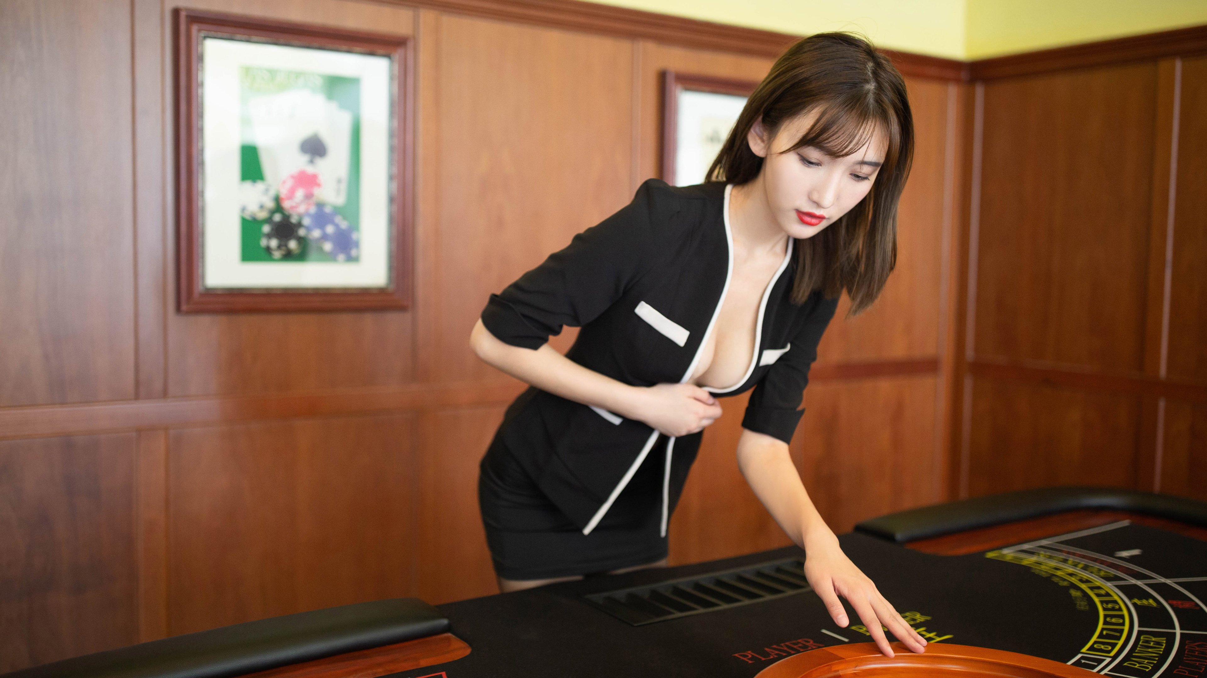 天山雪豹对决落基山矿工，一场跨越现实的篮球文明对话